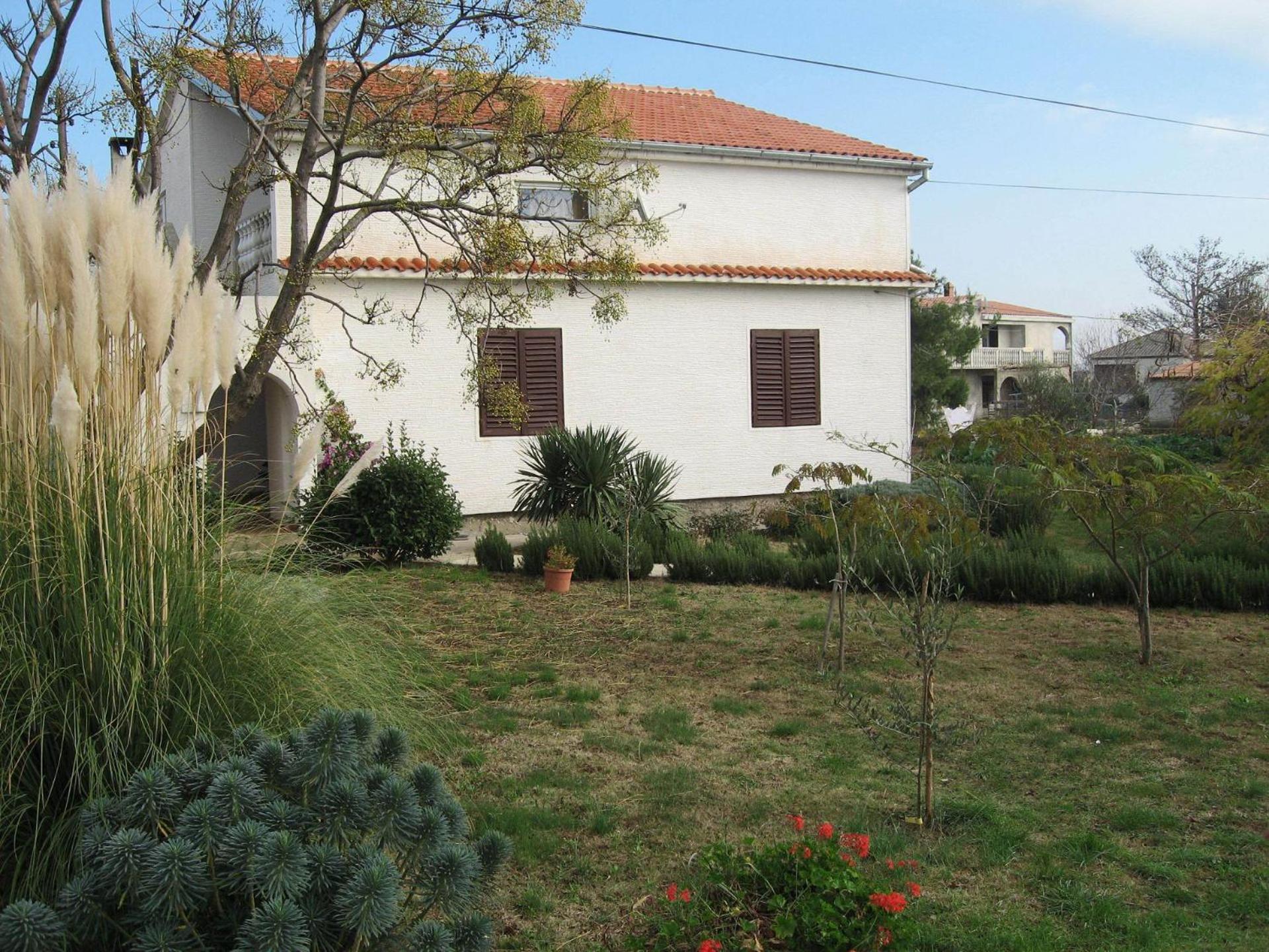 Apartment Dita Nin Exterior photo